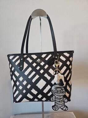 Coach Wild Plaid City Zip Tote Black White Canvas Handbag F22248 EUC